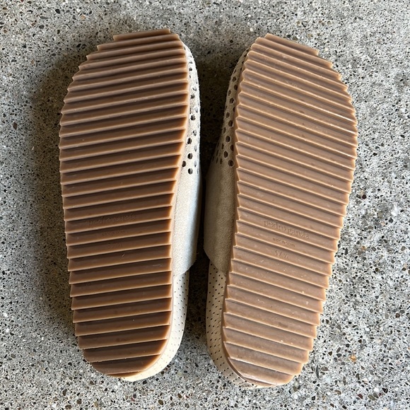 PEDRO GARCIA PERFORATED CLOSED-TOE CLOG SANDALS- Womens, Size 7.5 - Picture 7 of 13